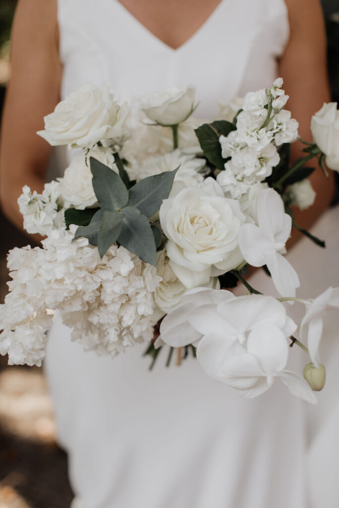 Minimalistic Bridal Bouquet